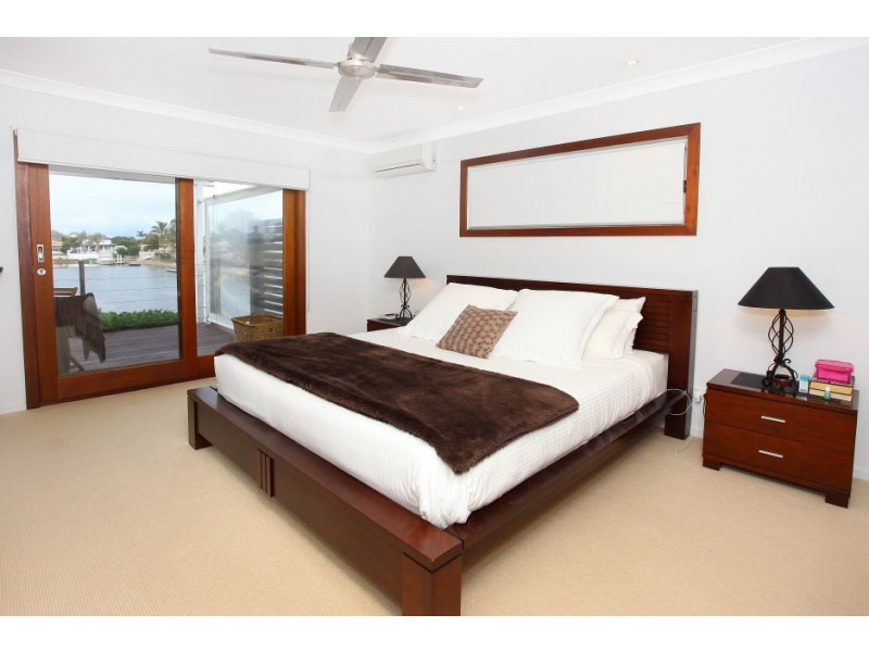 165 Campbell Street, Sorrento QLD 4217