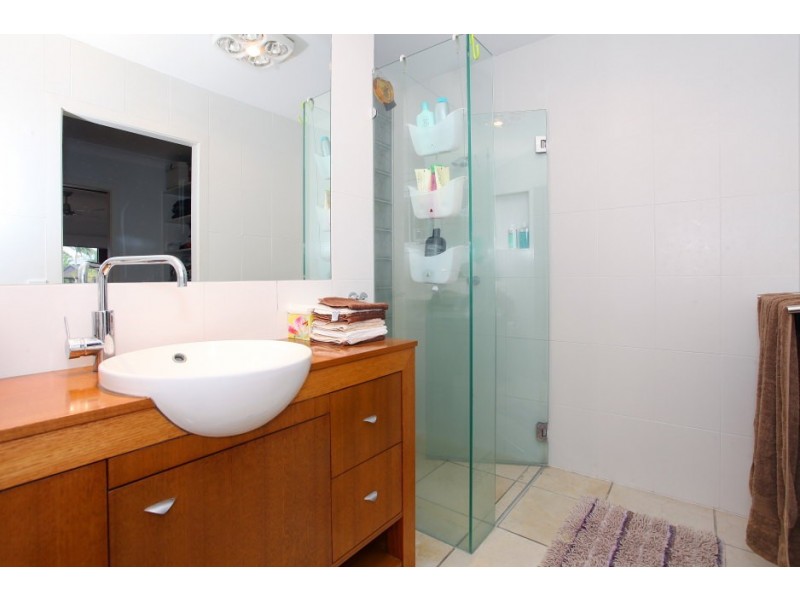 165 Campbell Street, Sorrento QLD 4217