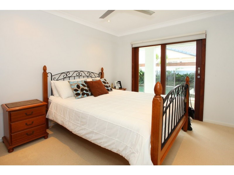 165 Campbell Street, Sorrento QLD 4217