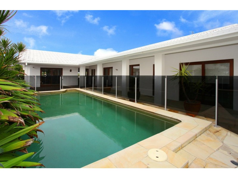 165 Campbell Street, Sorrento QLD 4217