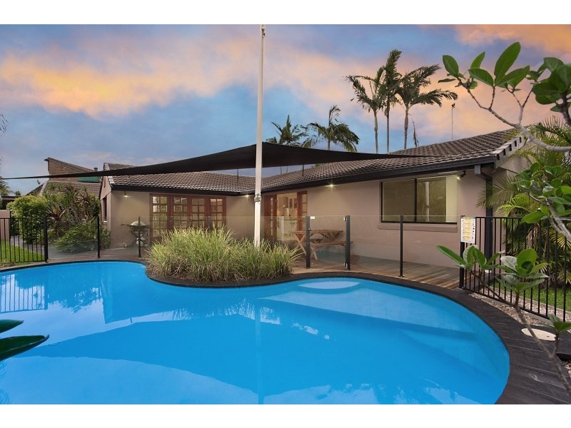 8 Forster Avenue, Sorrento QLD 4217