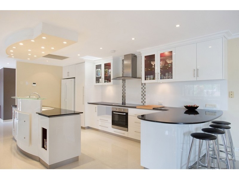 8 Forster Avenue, Sorrento QLD 4217