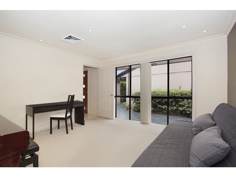 8 Forster Avenue, Sorrento QLD 4217