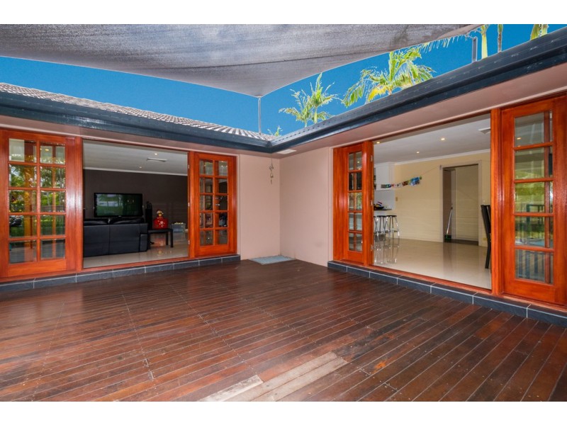 8 Forster Avenue, Sorrento QLD 4217