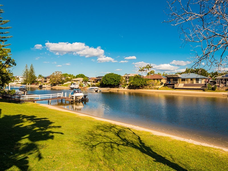 11 Gretel Drive, Mermaid Waters QLD 4218