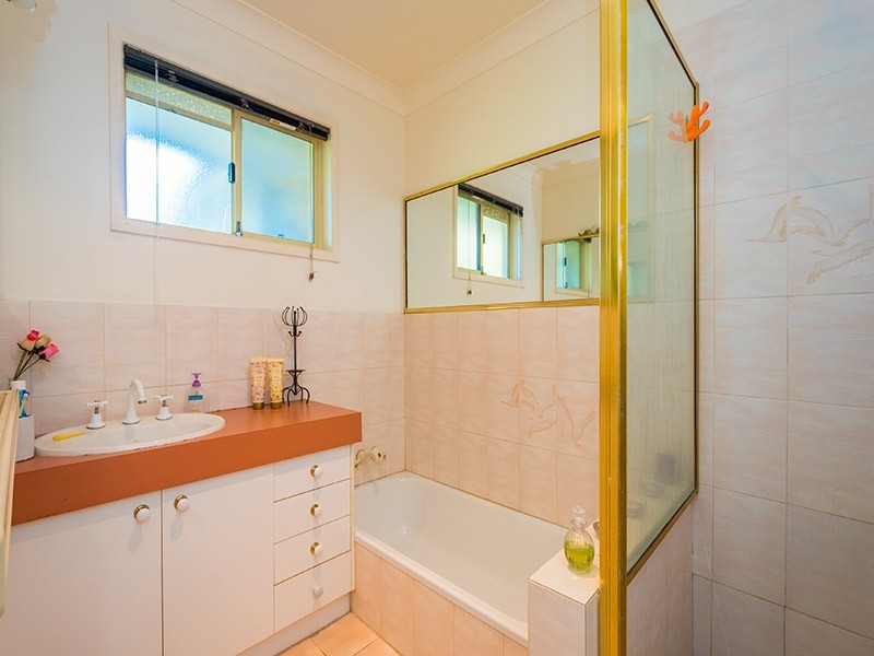 11 Gretel Drive, Mermaid Waters QLD 4218