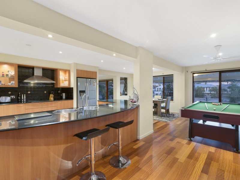 90 Campbell Street, Sorrento QLD 4217