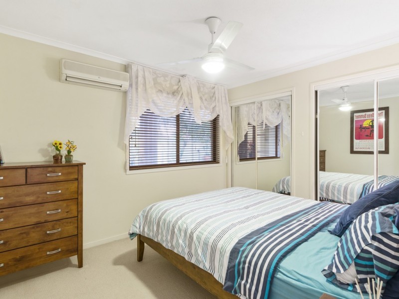 90 Campbell Street, Sorrento QLD 4217