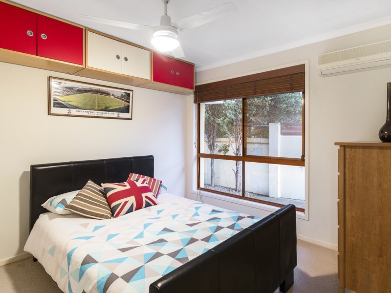 90 Campbell Street, Sorrento QLD 4217