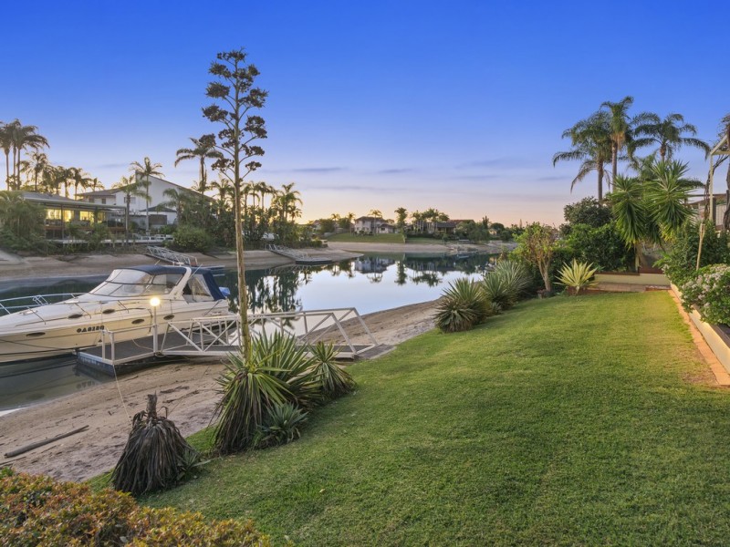 90 Campbell Street, Sorrento QLD 4217