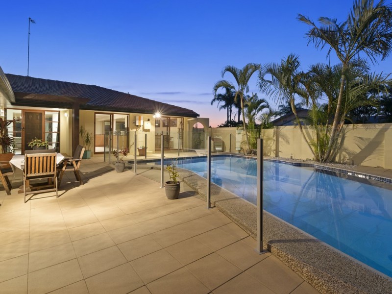 90 Campbell Street, Sorrento QLD 4217