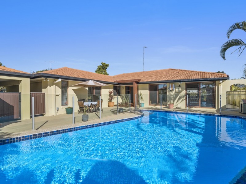 90 Campbell Street, Sorrento QLD 4217