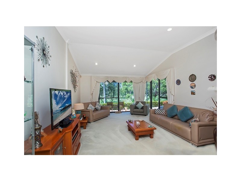 Villa 4 ‘Bradford’ Rhode Island 125 Santa Cruz Bvd, Clear Island Waters QLD 4226