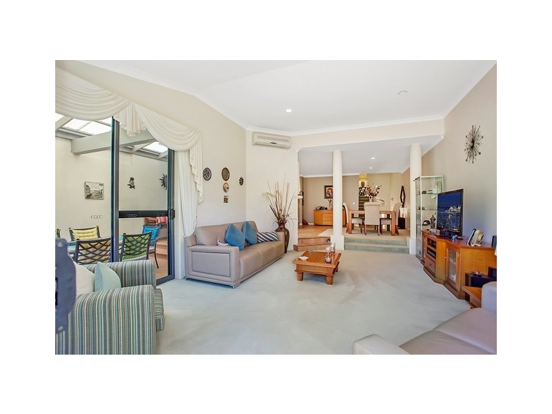 Villa 4 ‘Bradford’ Rhode Island 125 Santa Cruz Bvd, Clear Island Waters QLD 4226