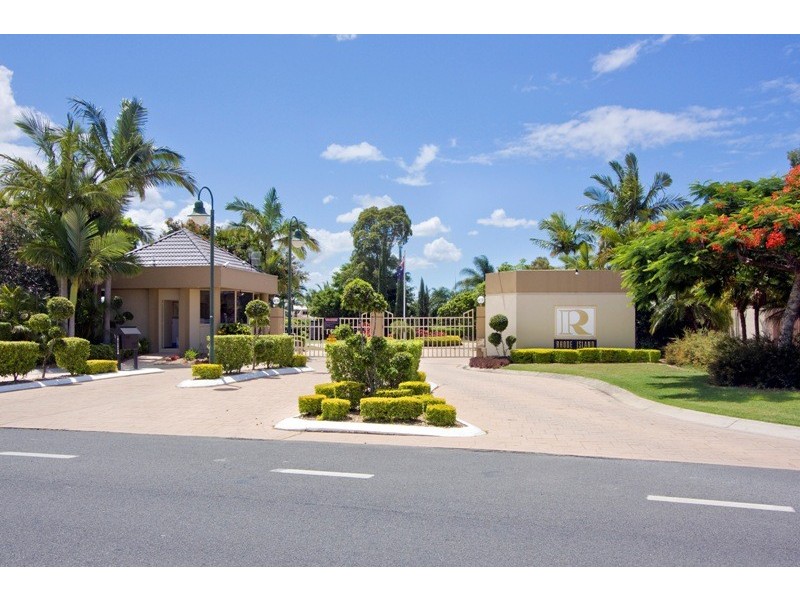 Villa 4 ‘Bradford’ Rhode Island 125 Santa Cruz Bvd, Clear Island Waters QLD 4226