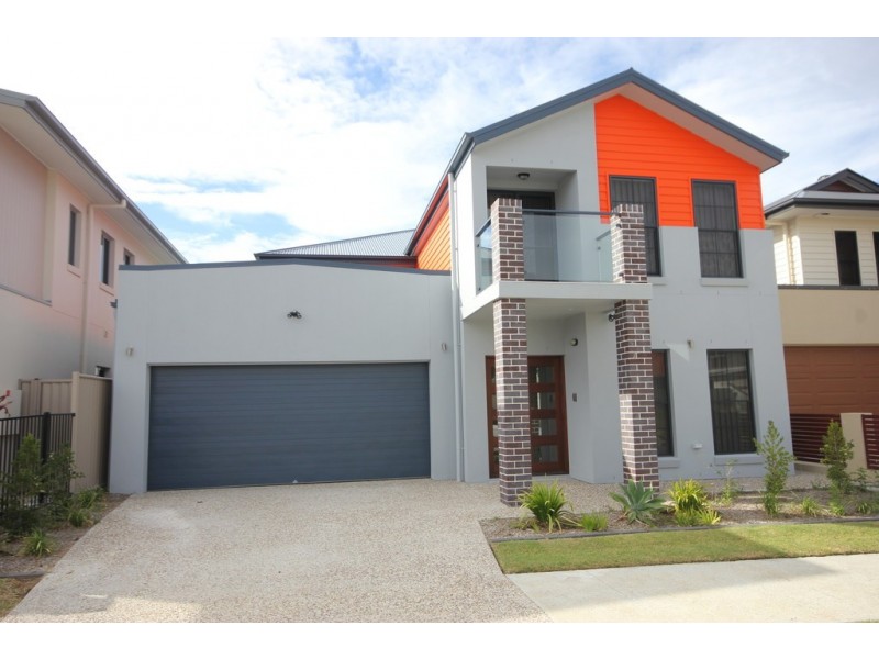 7 Elizabeth Crescent, Varsity Lakes QLD 4227
