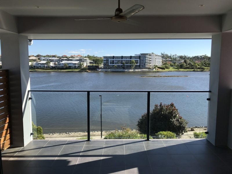7 Elizabeth Crescent, Varsity Lakes QLD 4227