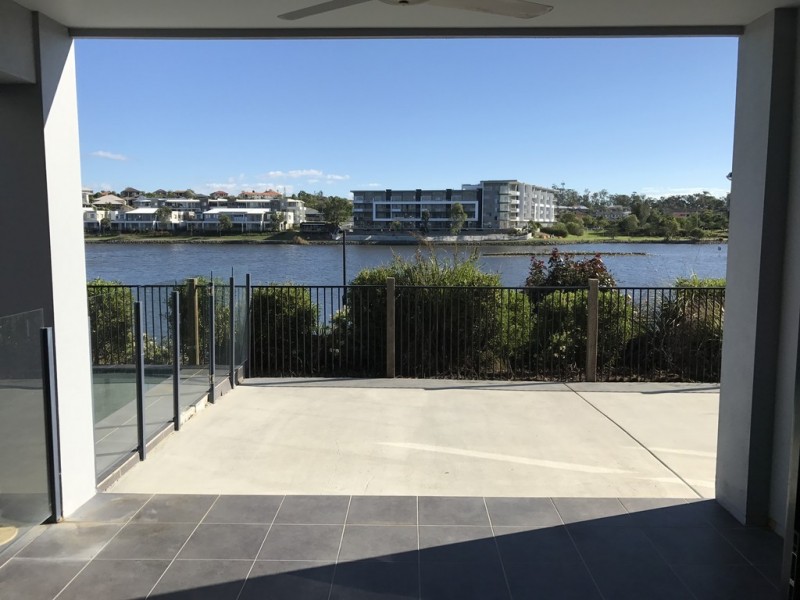 7 Elizabeth Crescent, Varsity Lakes QLD 4227