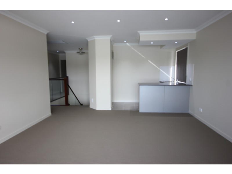 7 Elizabeth Crescent, Varsity Lakes QLD 4227