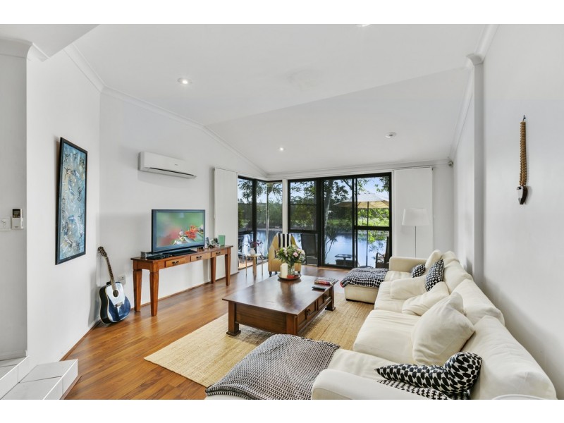 Villa 2 ‘Wyoming’ 125 Santa Cruz Boulevard, Clear Island Waters QLD 4226