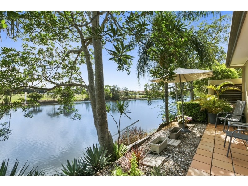 Villa 2 ‘Wyoming’ 125 Santa Cruz Boulevard, Clear Island Waters QLD 4226