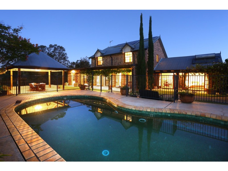 16 Lancelin Drive, Mermaid Waters QLD 4218