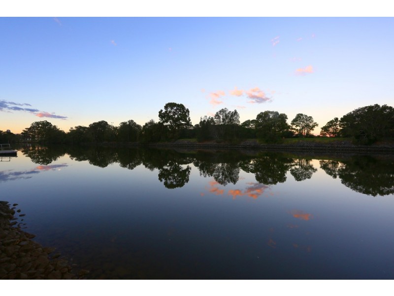 16 Lancelin Drive, Mermaid Waters QLD 4218