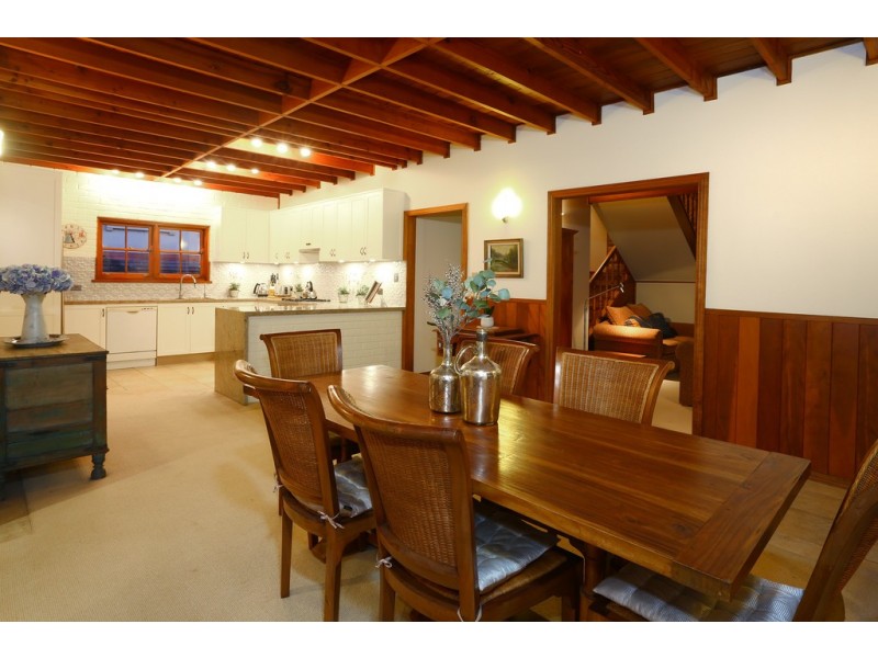 16 Lancelin Drive, Mermaid Waters QLD 4218