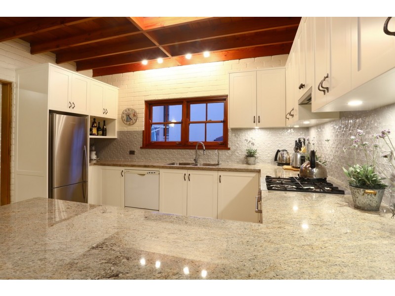 16 Lancelin Drive, Mermaid Waters QLD 4218