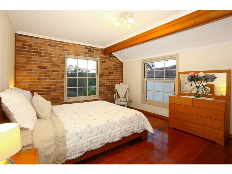 16 Lancelin Drive, Mermaid Waters QLD 4218