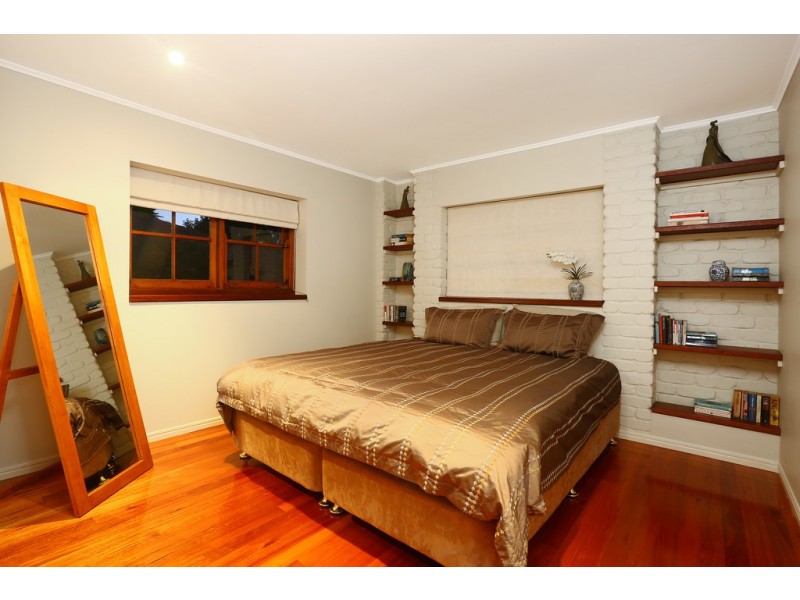 16 Lancelin Drive, Mermaid Waters QLD 4218