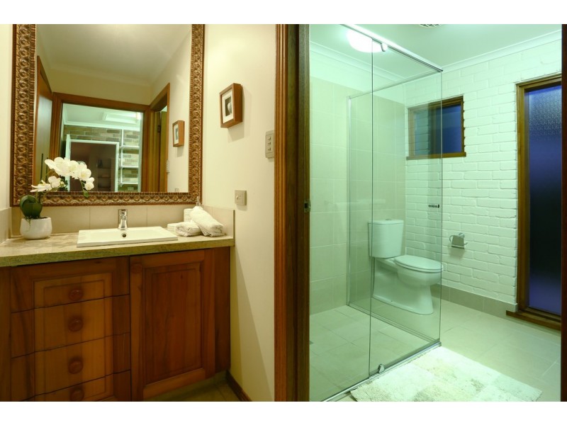 16 Lancelin Drive, Mermaid Waters QLD 4218