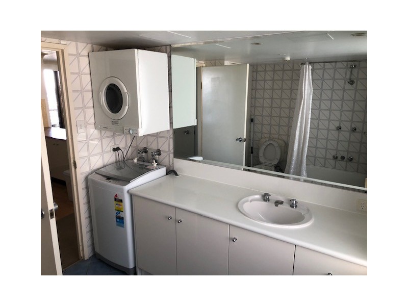 701/8 Albert Avenue “Pacific Resort”, Broadbeach QLD 4218