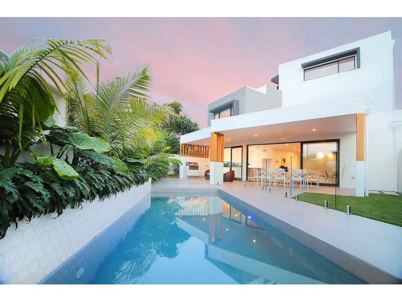 16B Chant Street, Broadbeach Waters QLD 4218