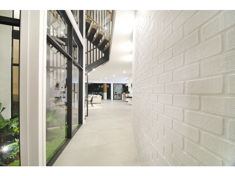 16B Chant Street, Broadbeach Waters QLD 4218