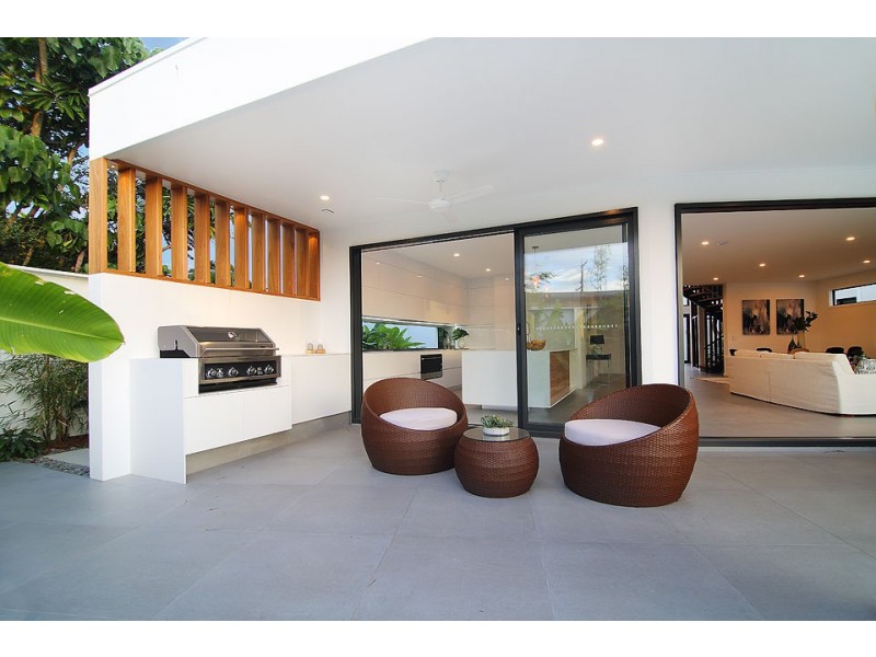 16B Chant Street, Broadbeach Waters QLD 4218