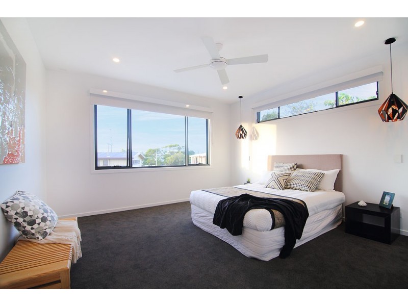 16B Chant Street, Broadbeach Waters QLD 4218