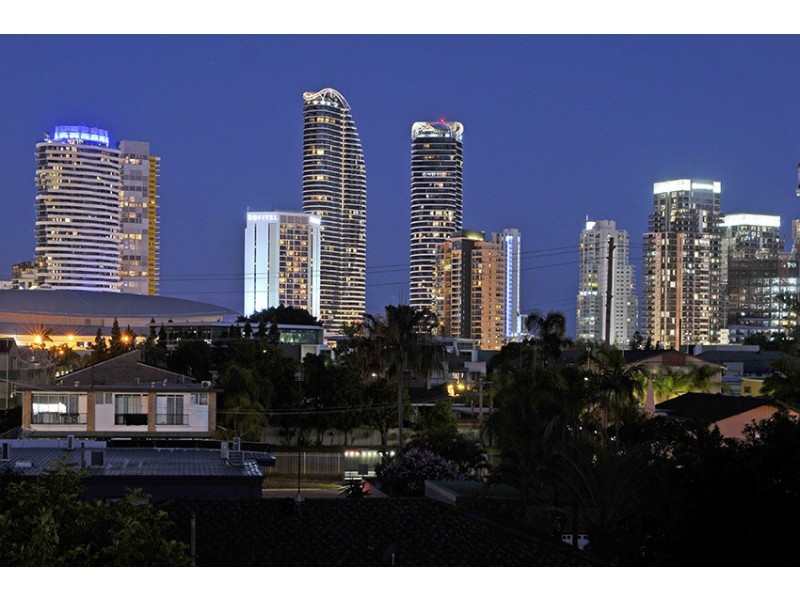 16B Chant Street, Broadbeach Waters QLD 4218