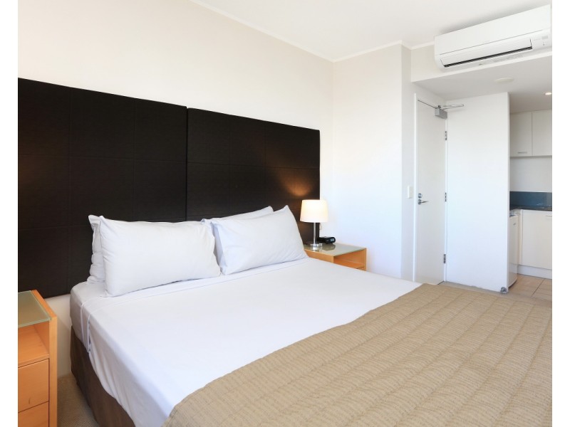 801/2685 ‘Broadbeach On The Park’ Gold Coast Hwy, Broadbeach QLD 4218