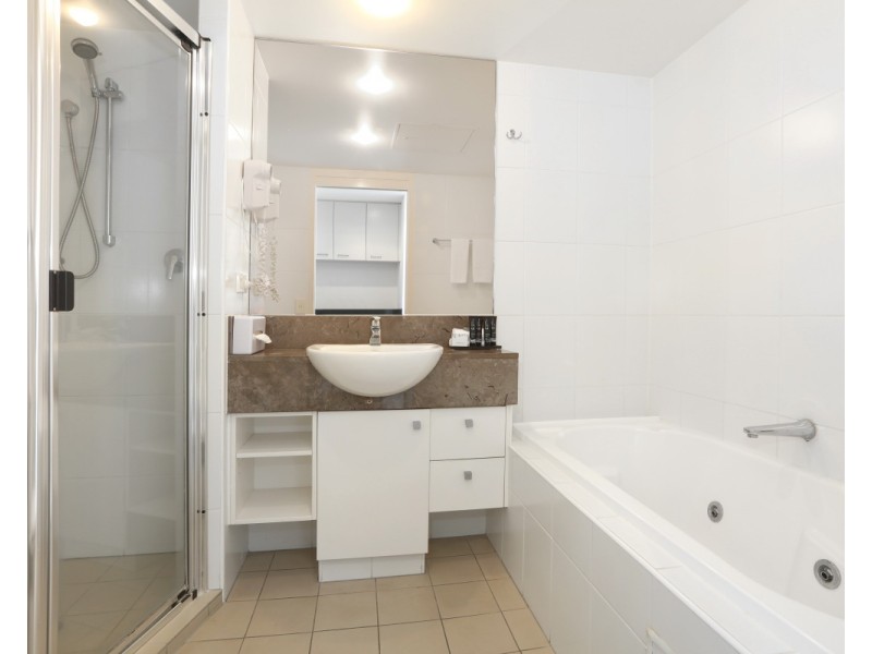 801/2685 ‘Broadbeach On The Park’ Gold Coast Hwy, Broadbeach QLD 4218