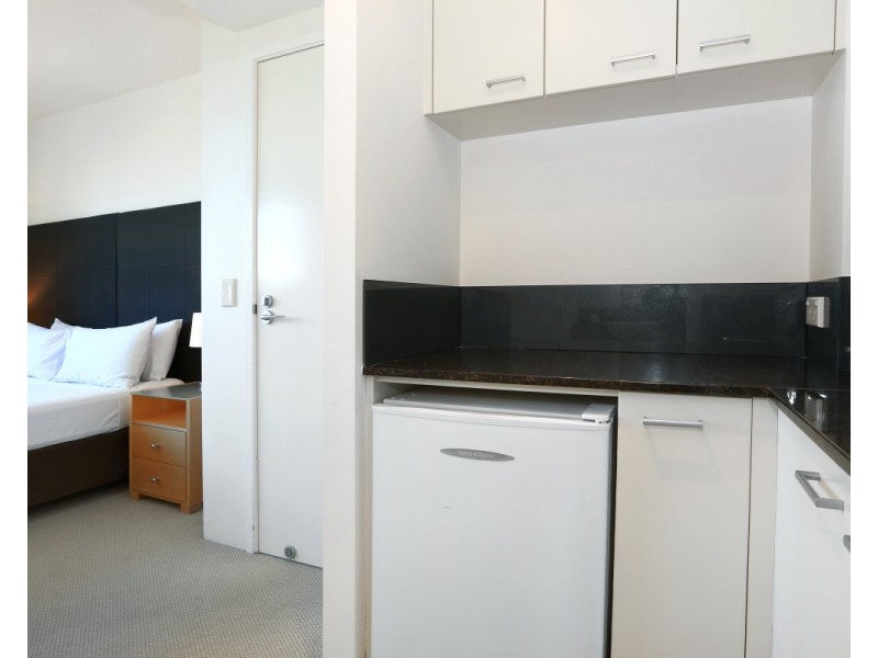 801/2685 ‘Broadbeach On The Park’ Gold Coast Hwy, Broadbeach QLD 4218