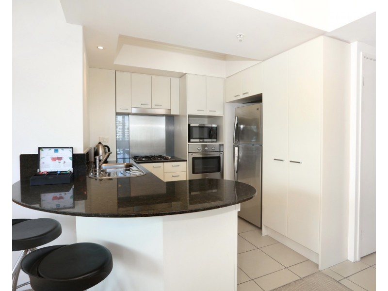 801/2685 ‘Broadbeach On The Park’ Gold Coast Hwy, Broadbeach QLD 4218