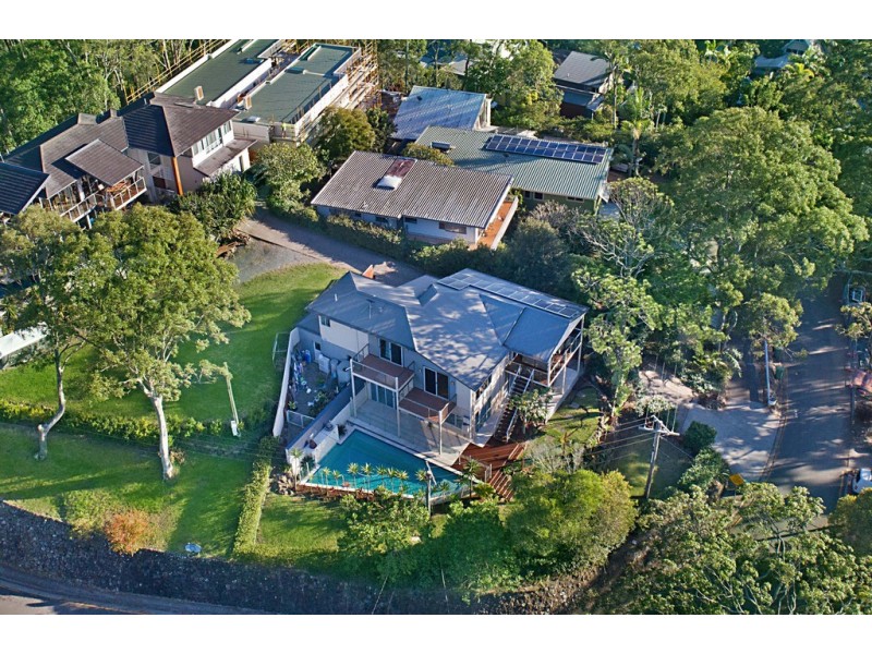 89 Ocean Parade, Burleigh Heads QLD 4220