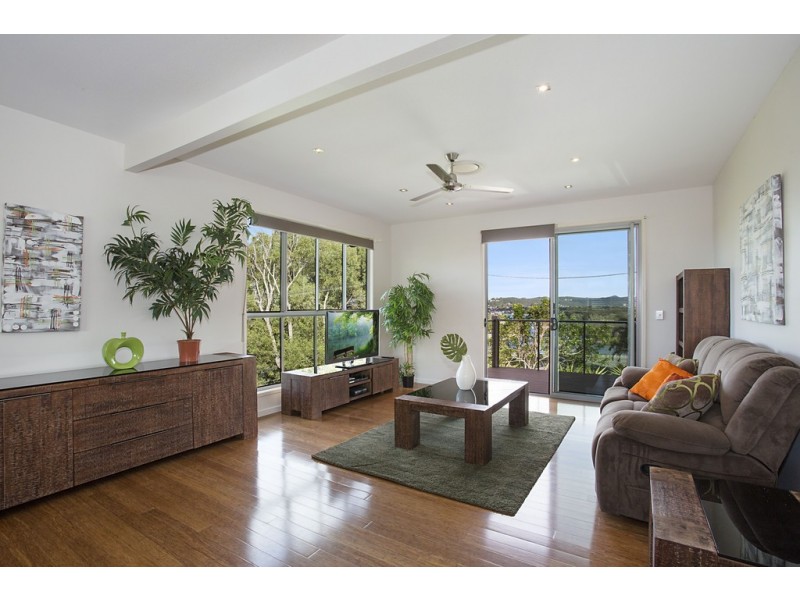 89 Ocean Parade, Burleigh Heads QLD 4220