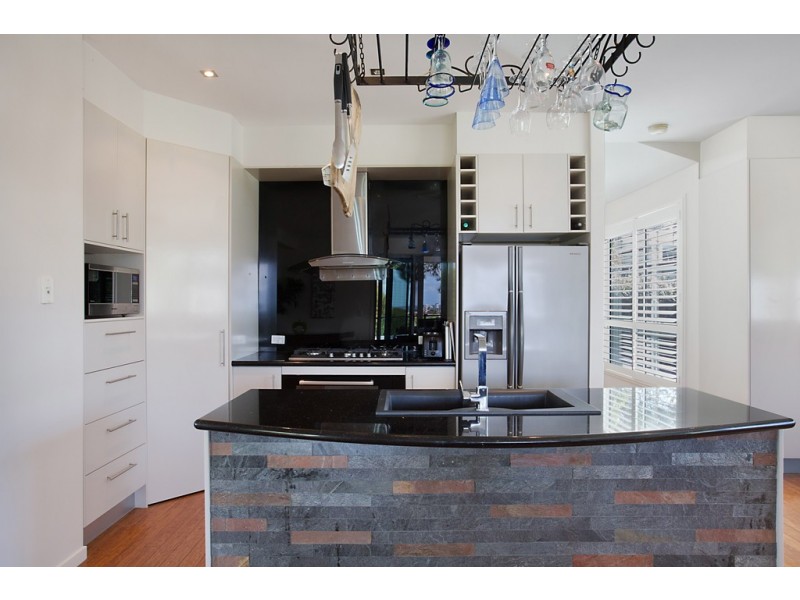 89 Ocean Parade, Burleigh Heads QLD 4220