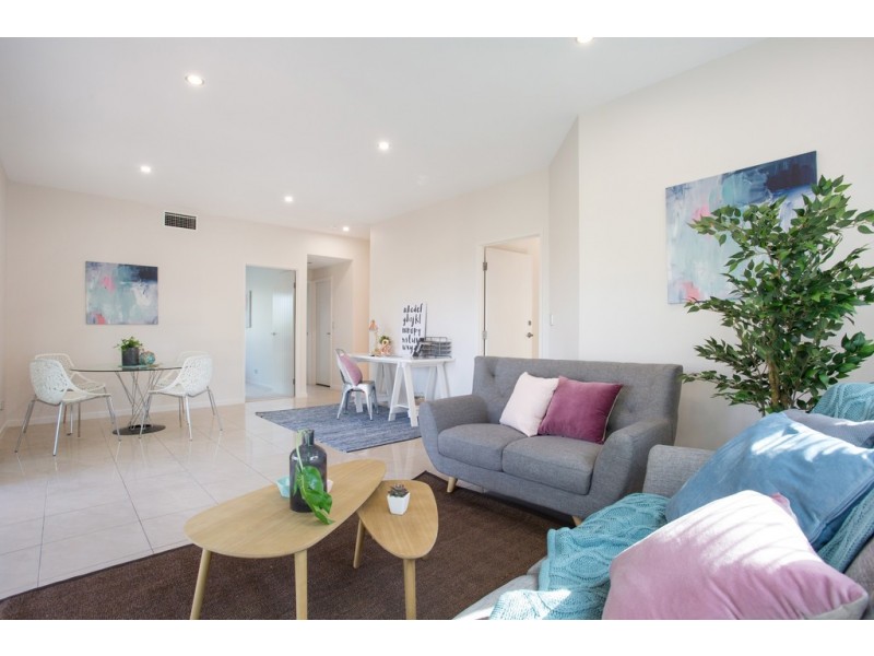 89 Ocean Parade, Burleigh Heads QLD 4220