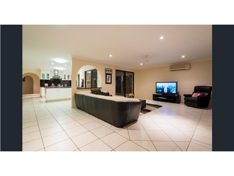31 Walter Raleigh Crescent, Hollywell QLD 4216