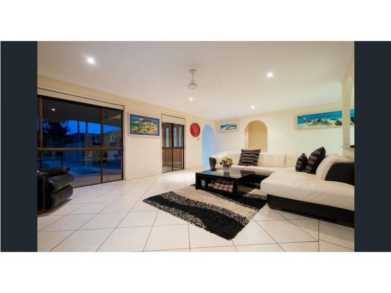 31 Walter Raleigh Crescent, Hollywell QLD 4216