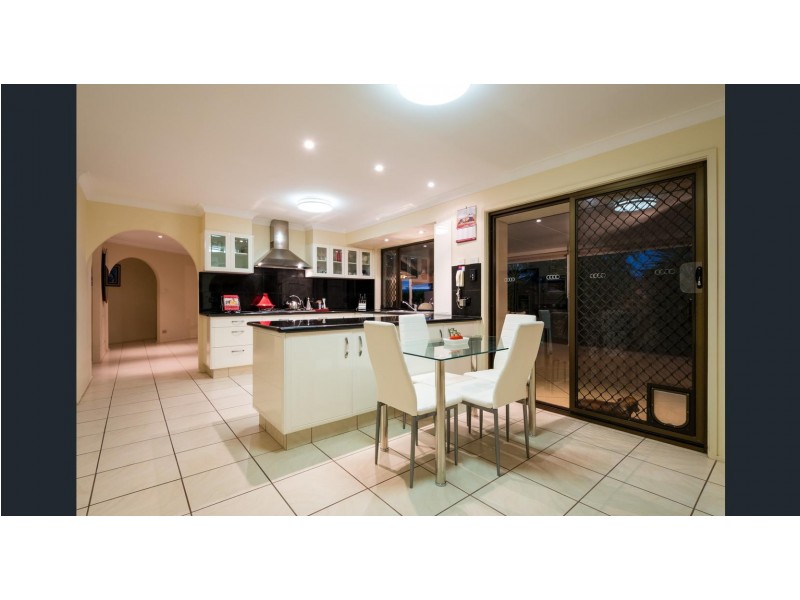 31 Walter Raleigh Crescent, Hollywell QLD 4216