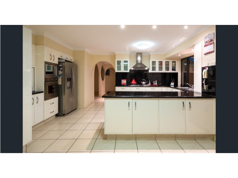 31 Walter Raleigh Crescent, Hollywell QLD 4216